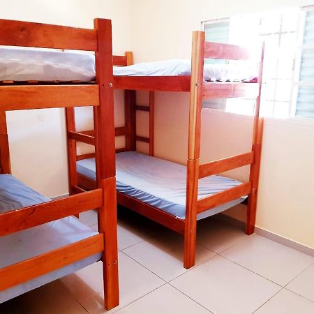Otima Casa Caldas Novas 2 Km Do Centro Para Ate 14 Pesssoas Com Piscina Aquecida, Churrrasqueira, Wifi Kültér fotó