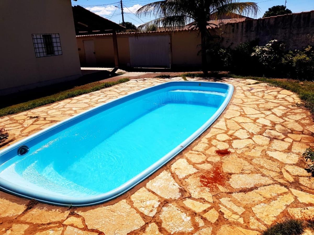 Otima Casa Caldas Novas 2 Km Do Centro Para Ate 14 Pesssoas Com Piscina Aquecida, Churrrasqueira, Wifi Kültér fotó