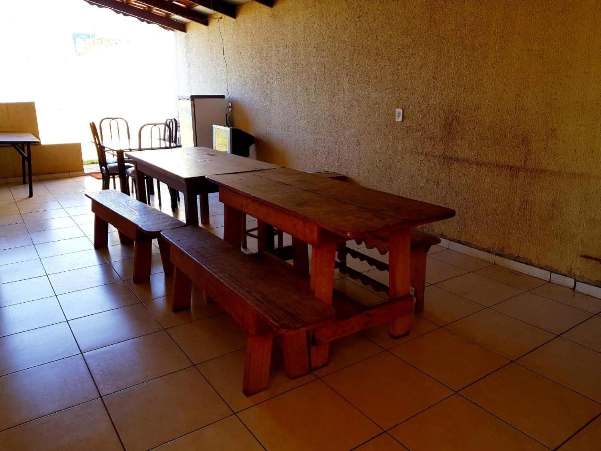 Otima Casa Caldas Novas 2 Km Do Centro Para Ate 14 Pesssoas Com Piscina Aquecida, Churrrasqueira, Wifi Kültér fotó