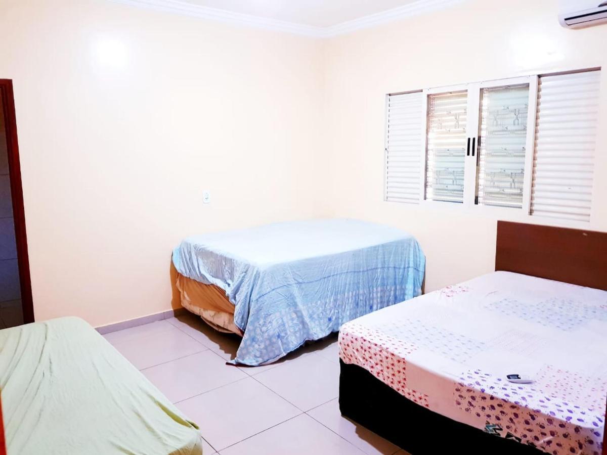 Otima Casa Caldas Novas 2 Km Do Centro Para Ate 14 Pesssoas Com Piscina Aquecida, Churrrasqueira, Wifi Kültér fotó
